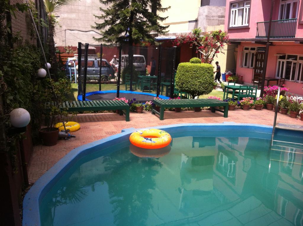 Acme Guest House Катманду Экстерьер фото