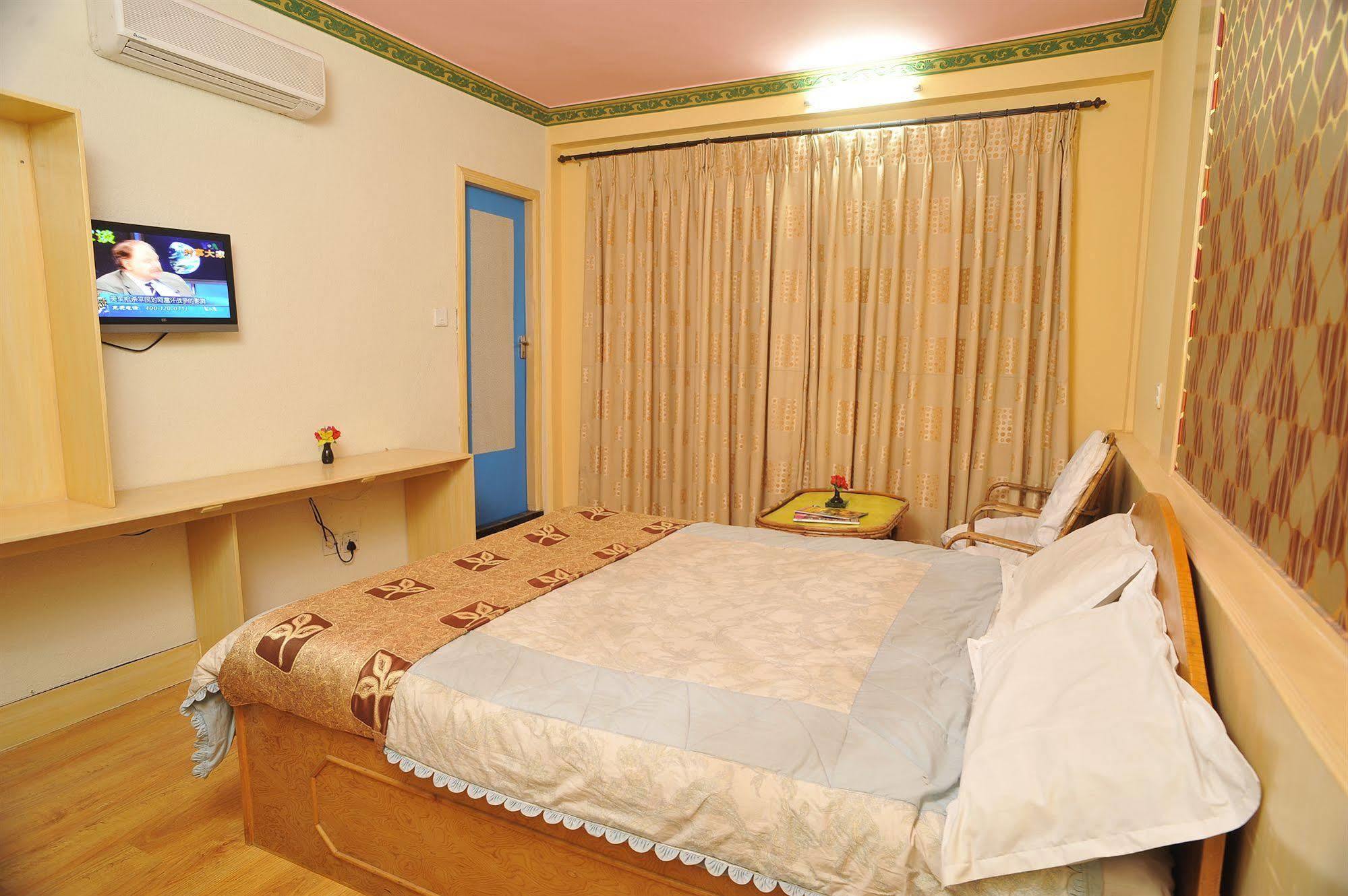 Acme Guest House Катманду Экстерьер фото