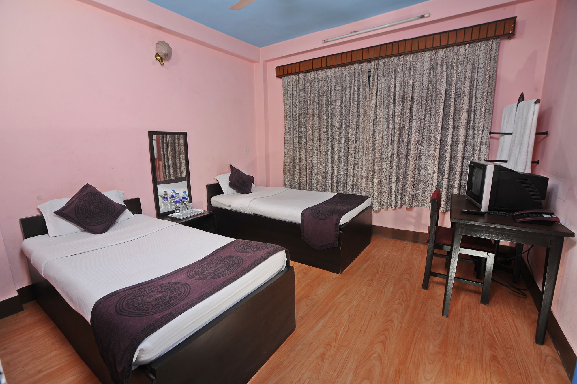 Acme Guest House Катманду Экстерьер фото