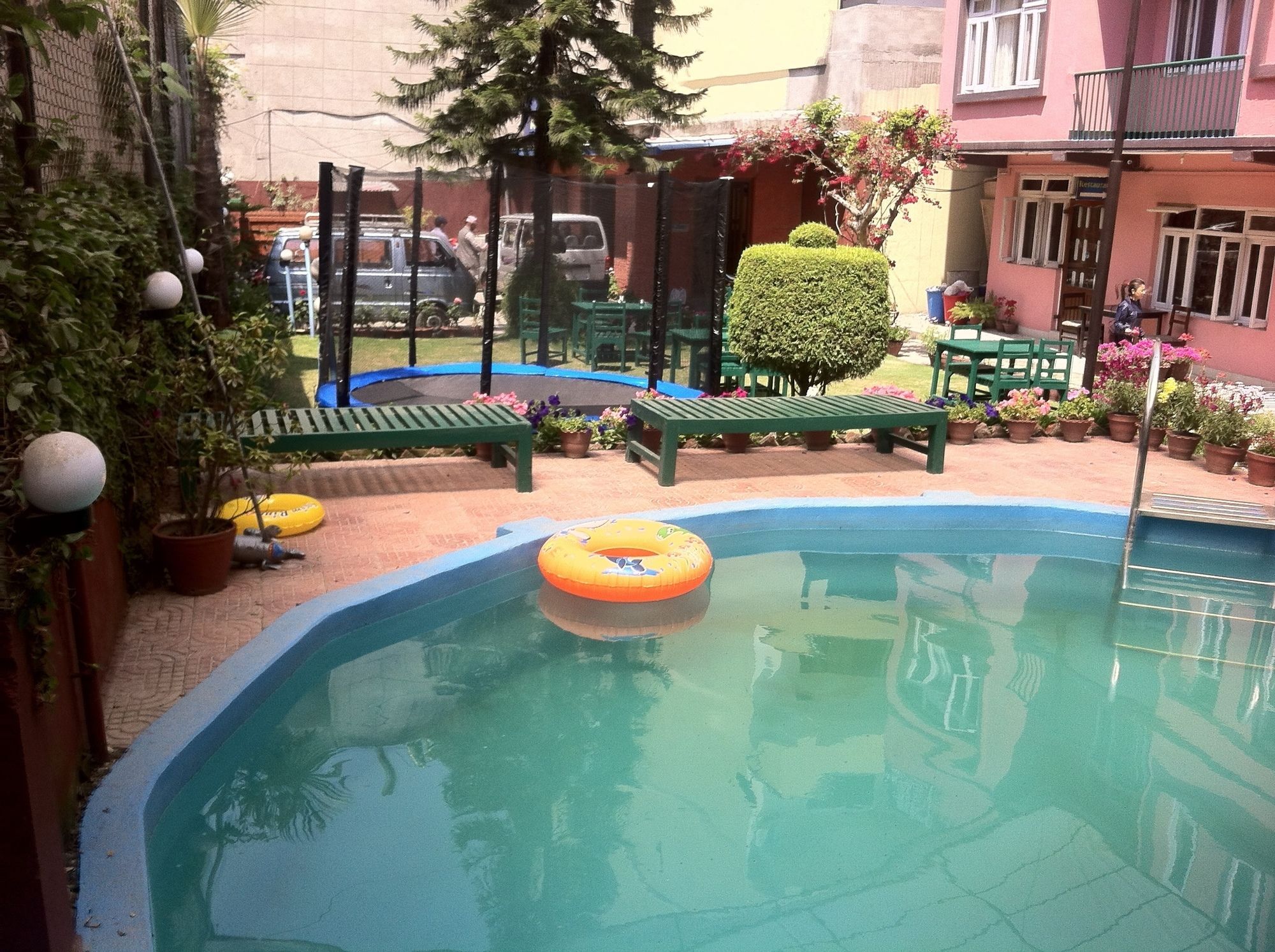 Acme Guest House Катманду Экстерьер фото