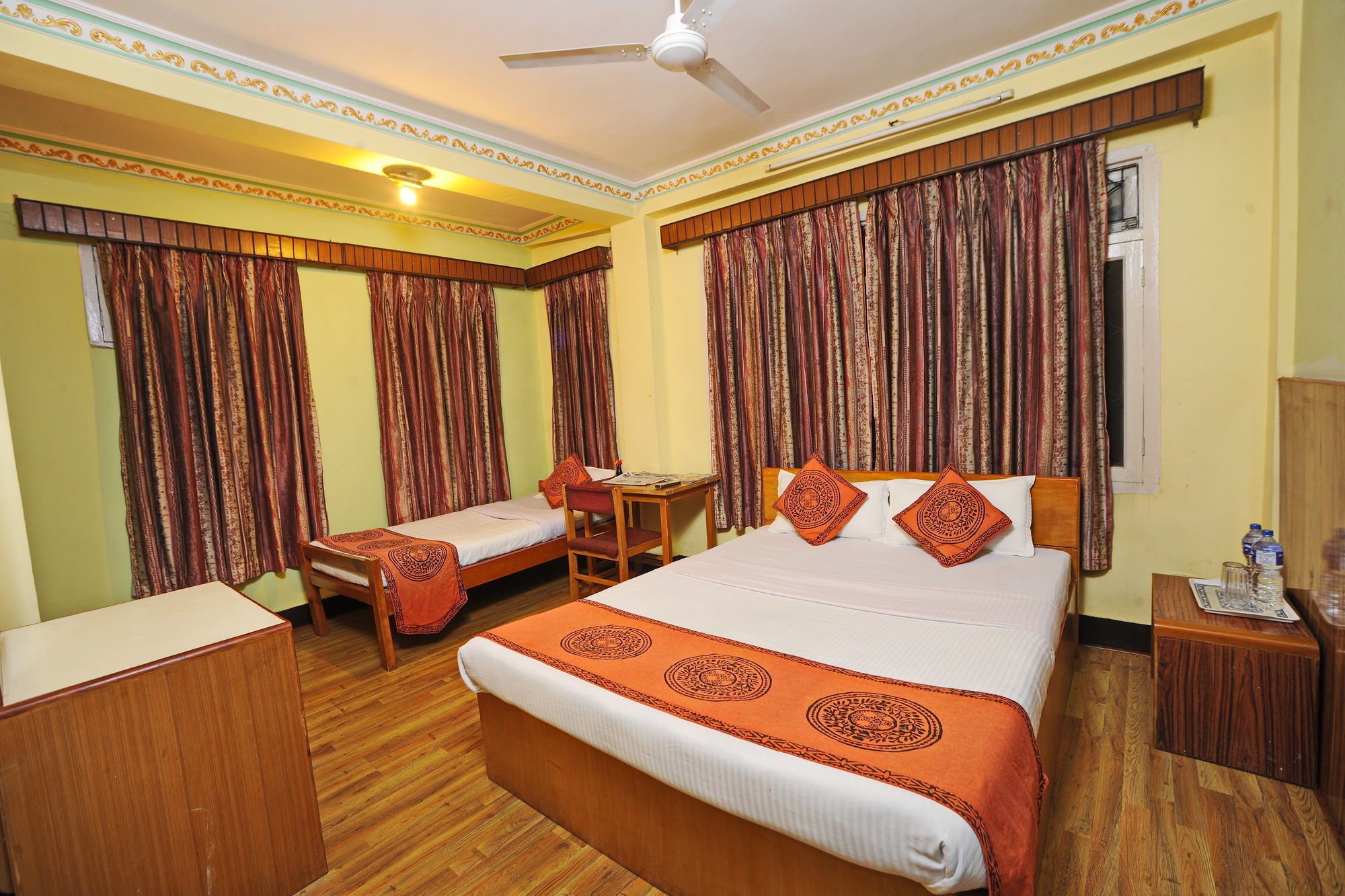 Acme Guest House Катманду Экстерьер фото