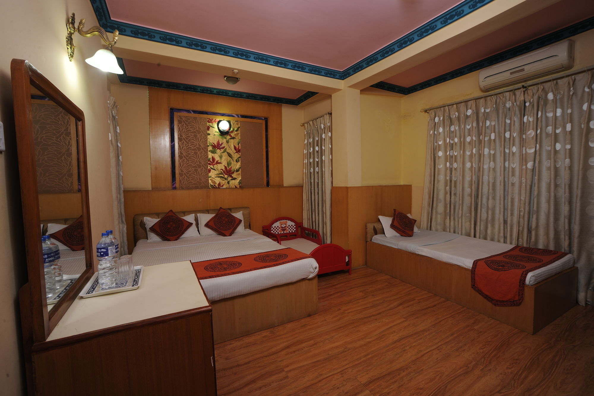 Acme Guest House Катманду Экстерьер фото